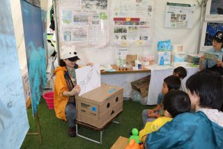 プラ太郎、プラ子の旅の紙芝居