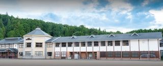 会場の外観、会場の様子